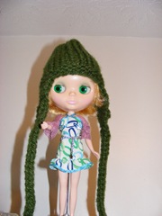 fruit punch blythe claire modeling hat